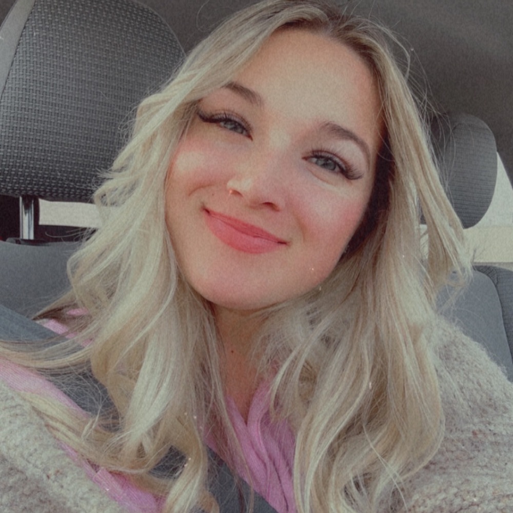 Meet your Posher, Chloe